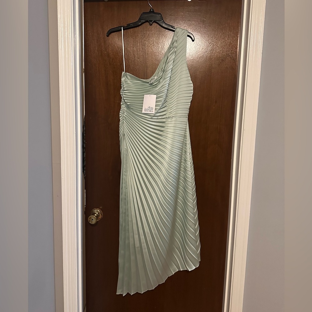 Badgley Mischka One-Shoulder Pleated Dress in Mint